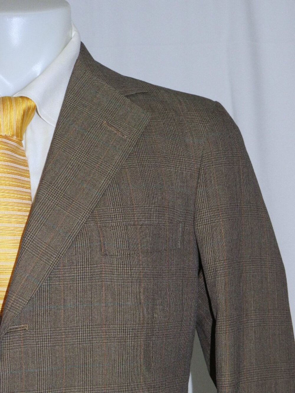 Henry Poole Savile Row Bespoke VTG Brown Plaid Three Button Suit 38S